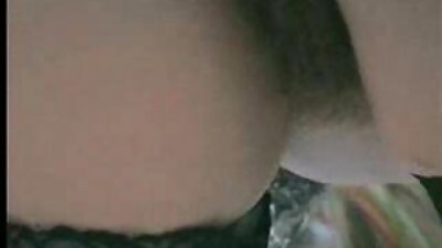 O femeie asiatică sexy căreia îi place să fie ejaculată este futută