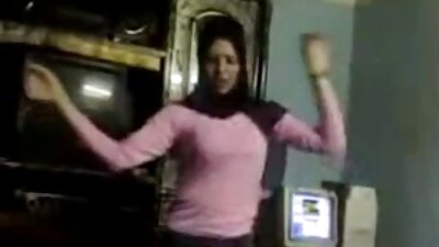 Femeia de balet sexy în șosete este pătrunsă de penisul bătrânului profesor