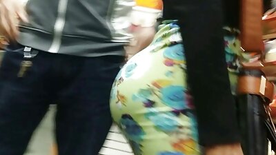 Două doamne ciudate sunt lovite în POV de un herghelie porno frumos