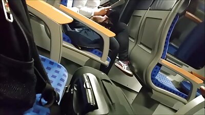 Babe în cizme de iarnă primește o plăcere fără precedent de la cunnilingus