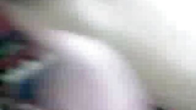 Acești iubiți sunt gata să facă sex chiar și pe podeaua bucătăriei