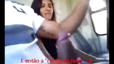 Dulce și superbă brunetă este spălată tare și ejaază mult
