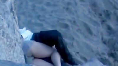 Jennifer Jacobs se simte uimitoare în timp ce călărește acel arbore mare