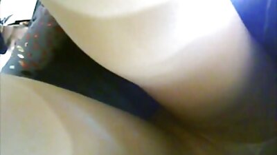 O curvă grea căreia îi place să trateze este lovită cu putere pe birou