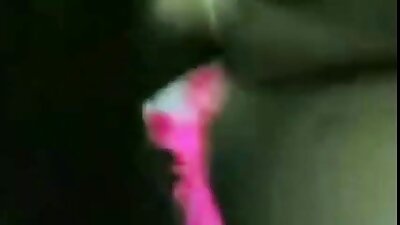 Cățea cu tatuaj pe partea dreaptă ia penisul fratelui vitreg în păsărică