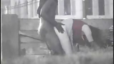 Colleen vrea să fie futută de soțul ei, așa că el o deține în dormitor