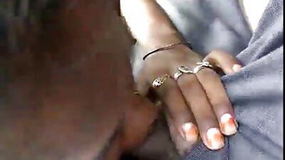 Jogger de sex feminin cu piercing la nas face bani ușor suflând pula