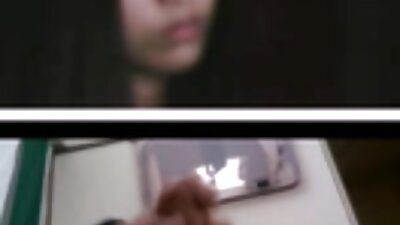 O cățea cu sânii mari îi face o suflare iubitului ei excitat